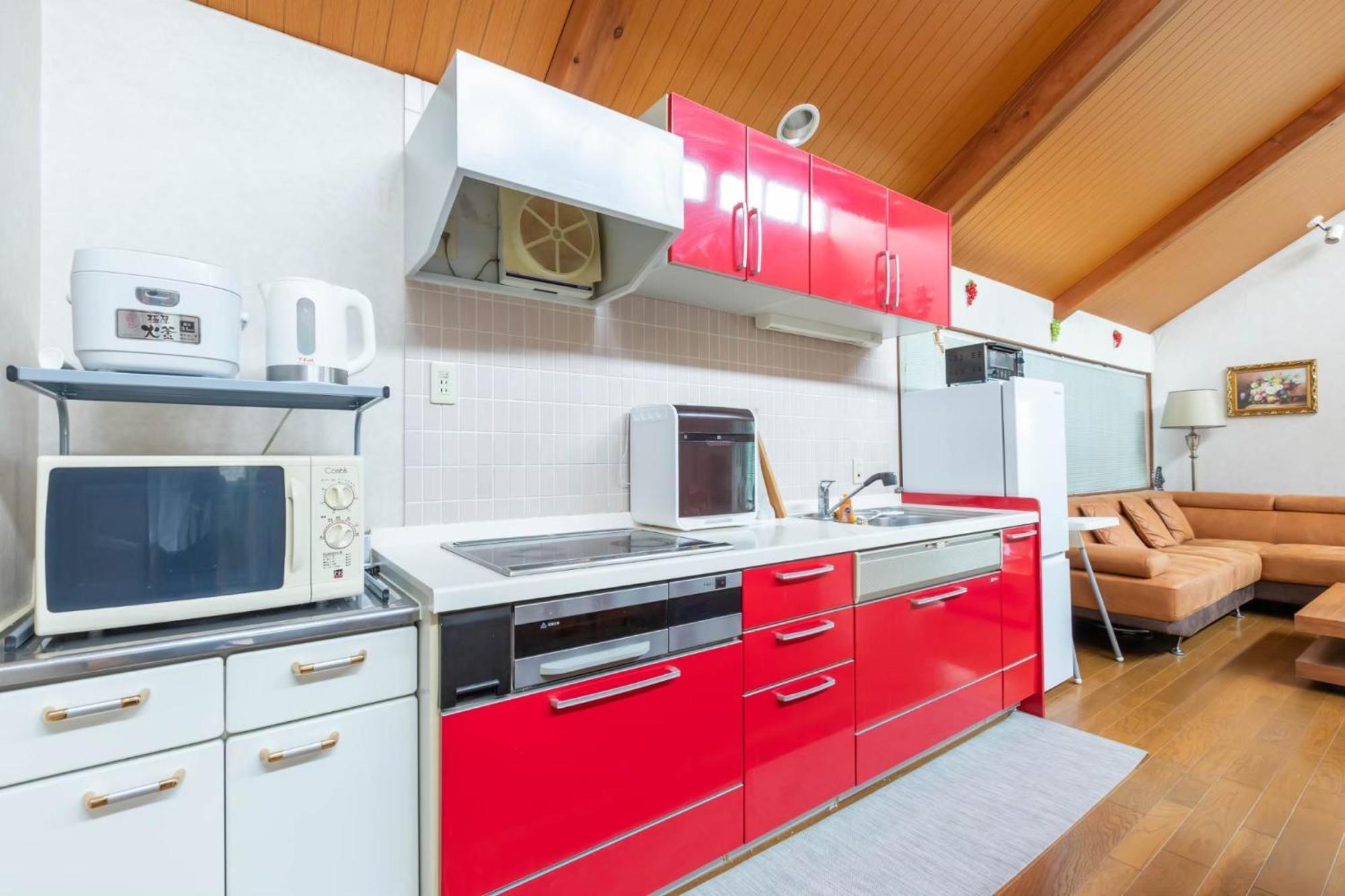 Holiday home 雨でも炭でbbqが出来る/プール付き!max12名/駐車2台可能! Shirahama