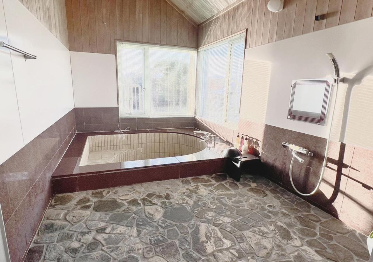 Holiday home 雨でも炭でbbqが出来る/プール付き!max12名/駐車2台可能!